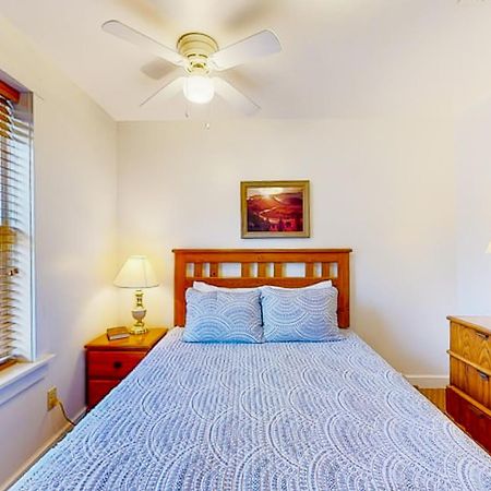 Campground Apts Lake Junaluska 客房 照片