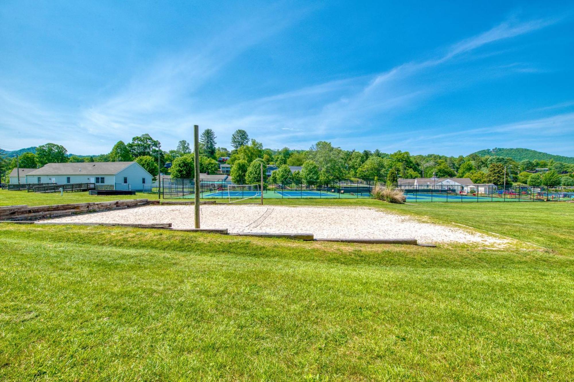 Campground Apts Lake Junaluska 客房 照片