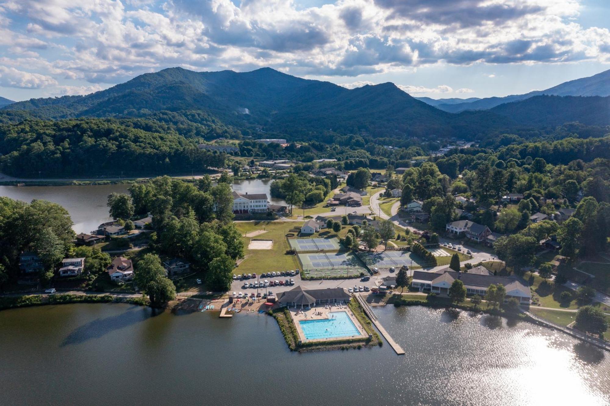 Campground Apts Lake Junaluska 客房 照片